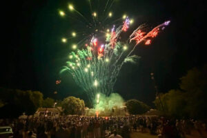Feu d'artifice à Montauville, en Meurthe-et-Moselle (page FaceBook)