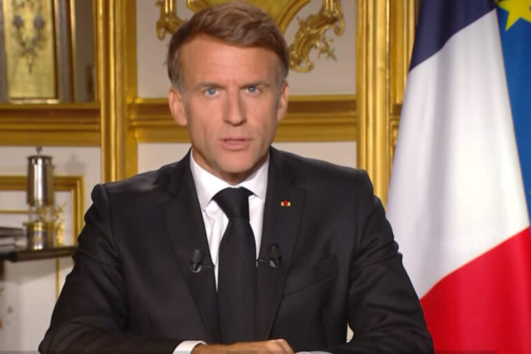 Emmanuel Macron n'a pas pris la mesure de la gravité de la situation (capture discours Elysée)