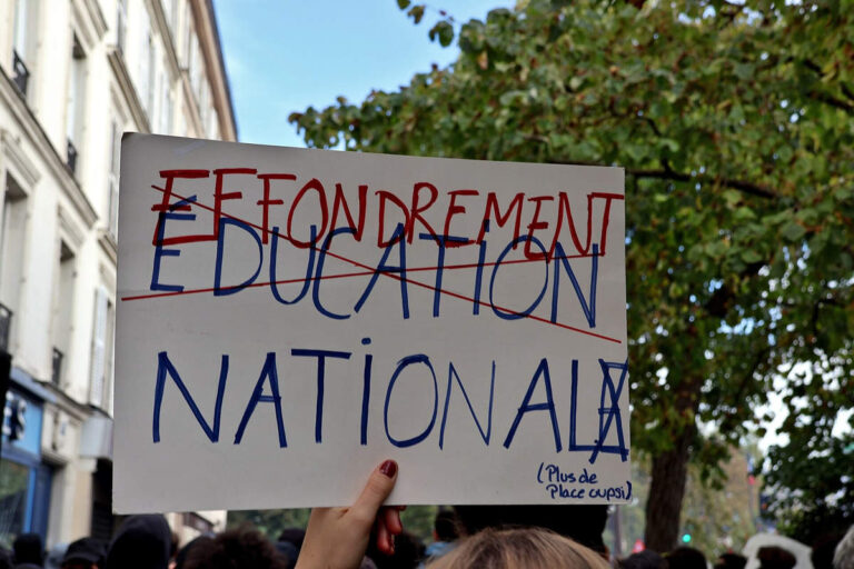 Manifestation lycéenne à Paris (Manifestation lycéenne à Paris (FreCha, CC BY-SA 4.0, via Wikimedia Commons)