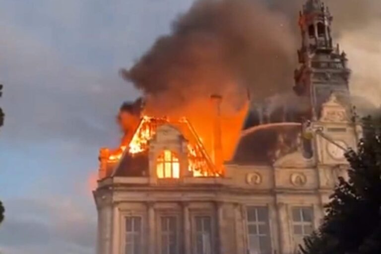 Incendie de la maire de Limoges (X)