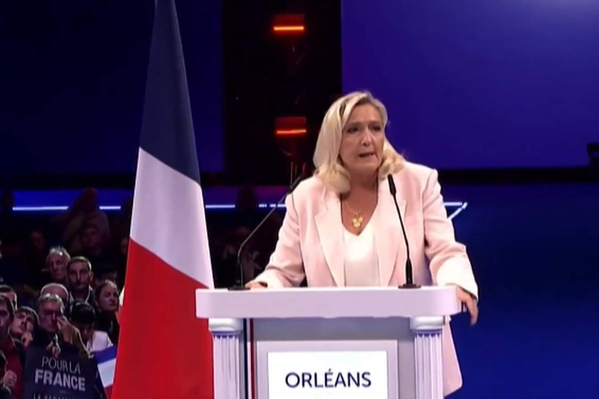 Discours de Marine Le Pen à Orléans (capture franceinfo)